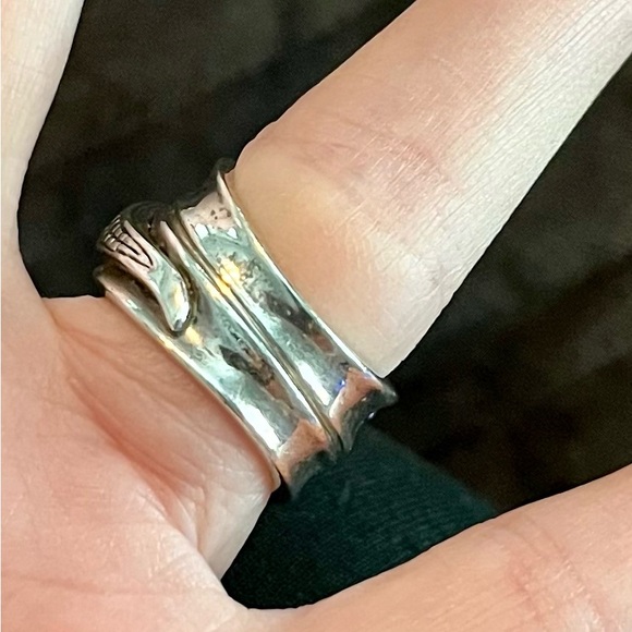 Kieselstein Cord Ring with Diamond Eyes - Picture 4 of 6